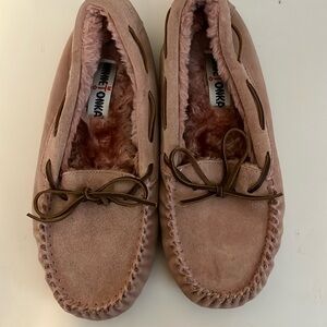 Minnetonka pink moccasins